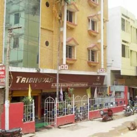 Hotel Tribhuvan ラーンチー エクステリア 写真