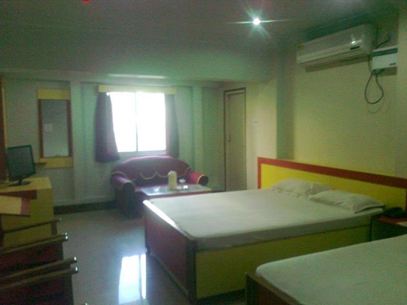 Hotel Tribhuvan ラーンチー エクステリア 写真