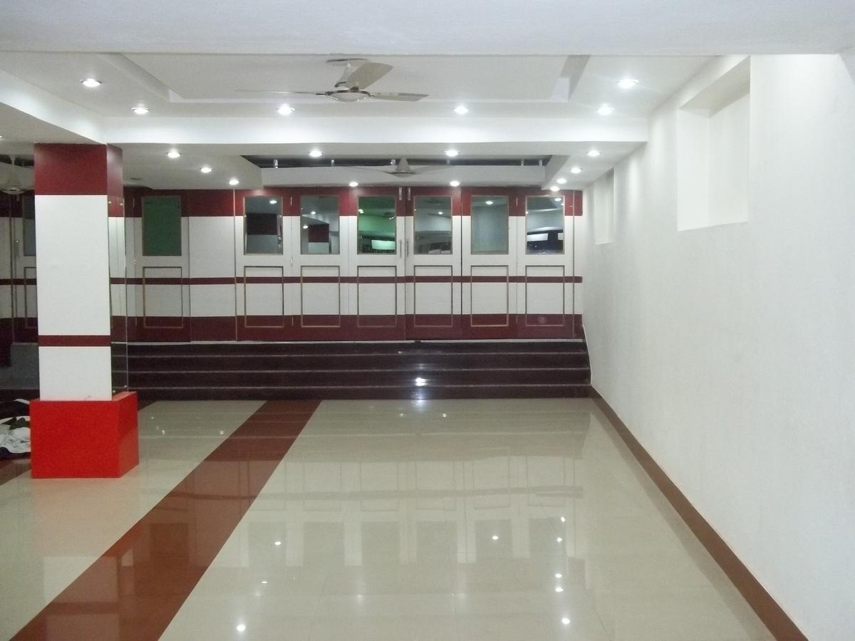 Hotel Tribhuvan ラーンチー エクステリア 写真